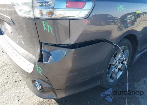 2014 Toyota Sienna Se 8 Passenger z USA, uszkodzony, nr VIN 5TDXK3DC6ES518200